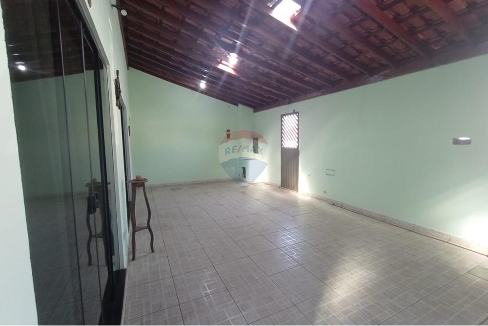 Casa à venda com 4 quartos, 199m² - Foto 15