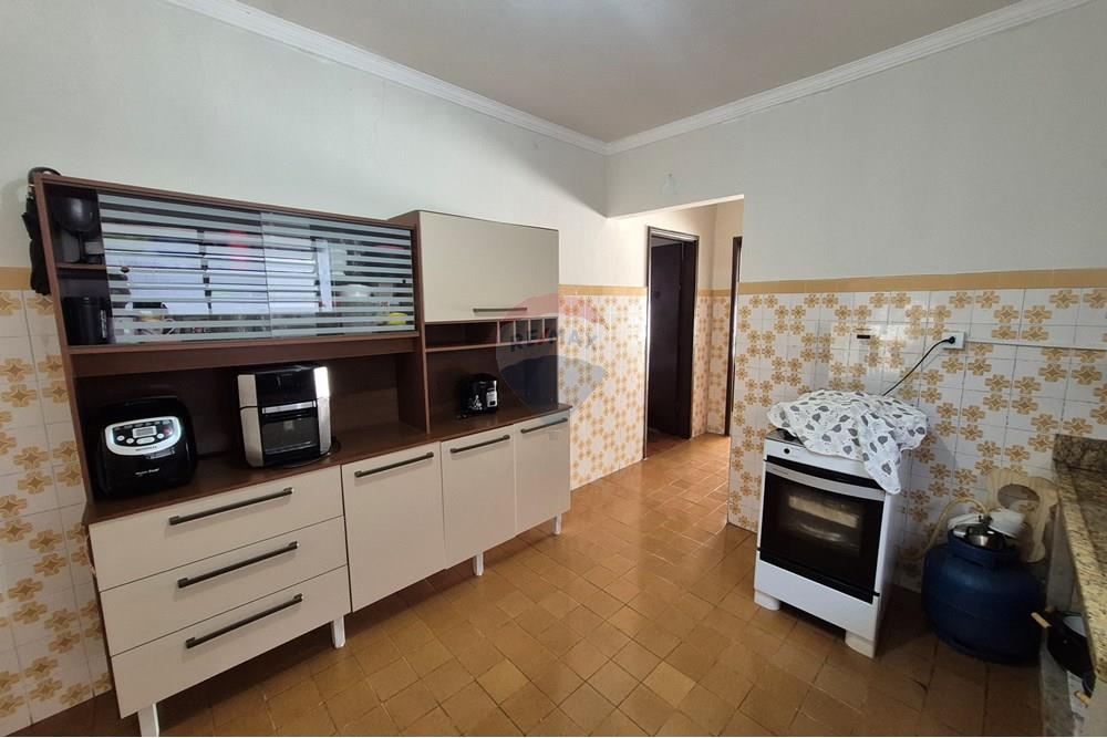 Casa à venda com 5 quartos, 183m² - Foto 10