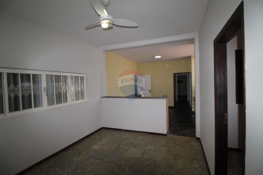 Casa para alugar com 3 quartos, 242m² - Foto 18