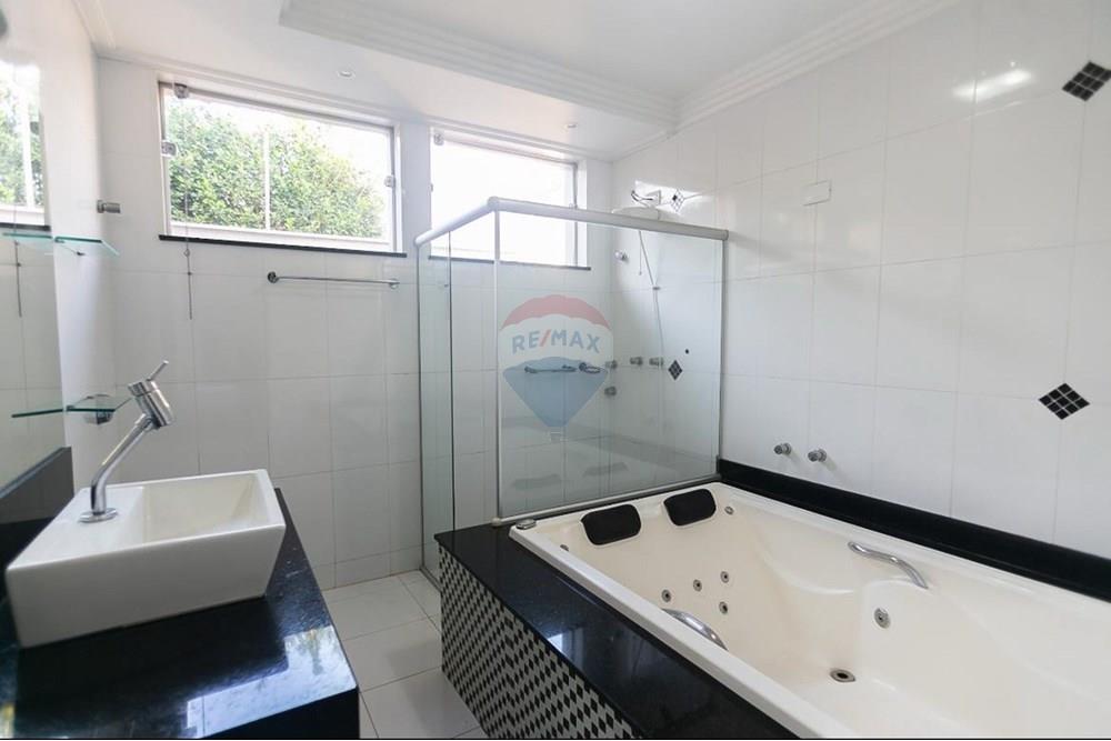 Casa para alugar com 5 quartos, 450m² - Foto 29