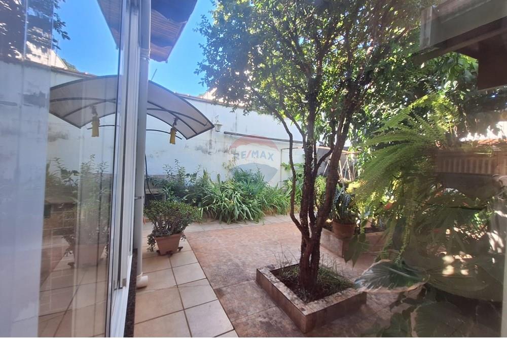 Casa à venda com 2 quartos, 144m² - Foto 9