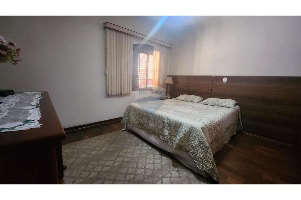 Casa à venda com 3 quartos, 250m² - Foto 61