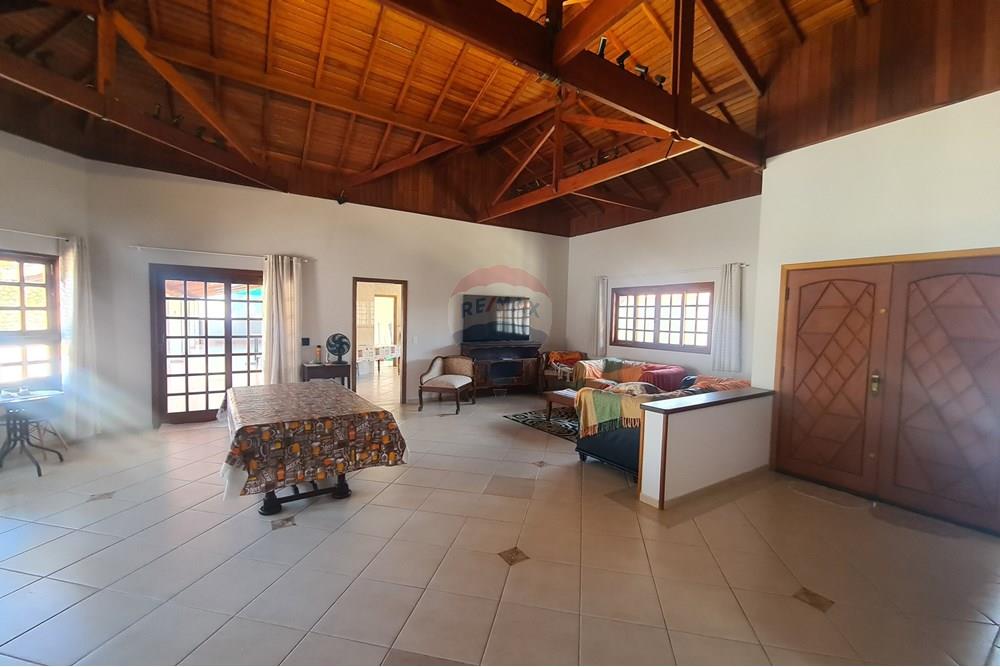 Casa para alugar com 3 quartos, 343m² - Foto 57