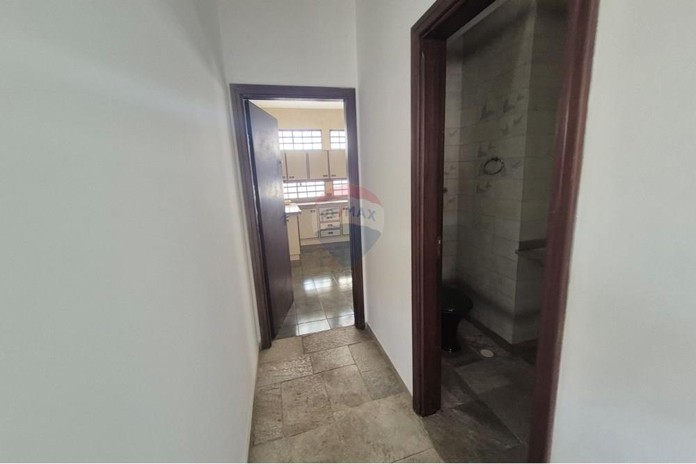 Casa à venda com 5 quartos, 312m² - Foto 17