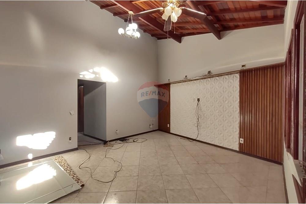 Casa - Alugar - Bragança Paulista , São Paulo - WhatsApp Image 2025-07-11 at 09.24.57 (2).jpeg - Sala de estar - 690041112-4