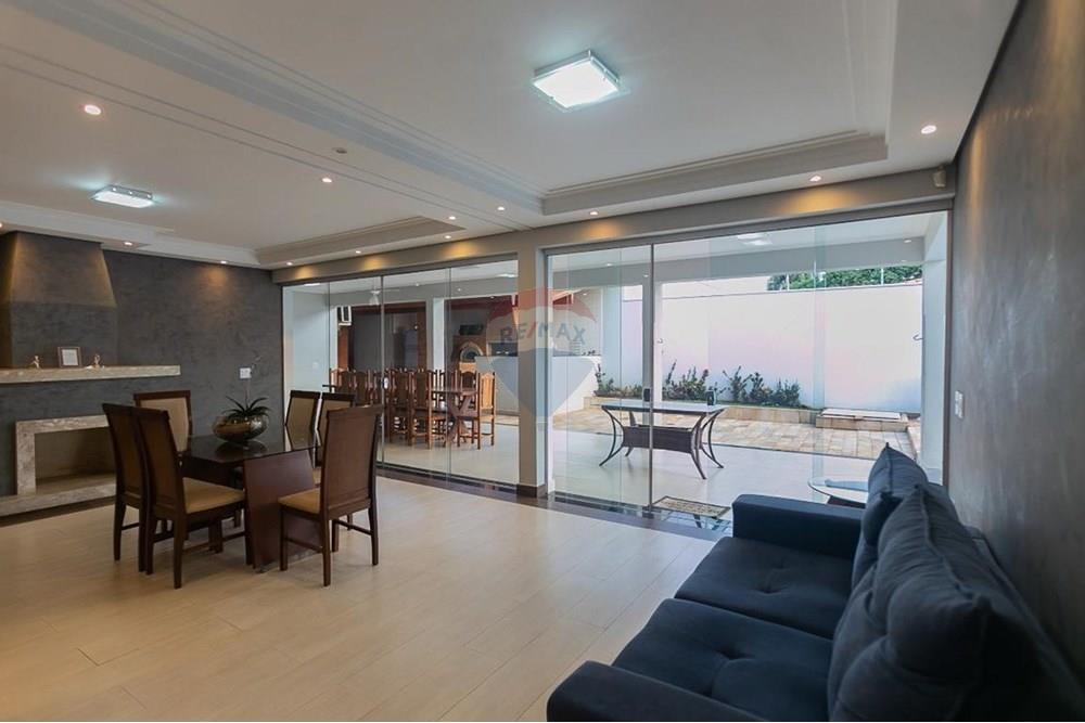 Casa para alugar com 5 quartos, 450m² - Foto 20
