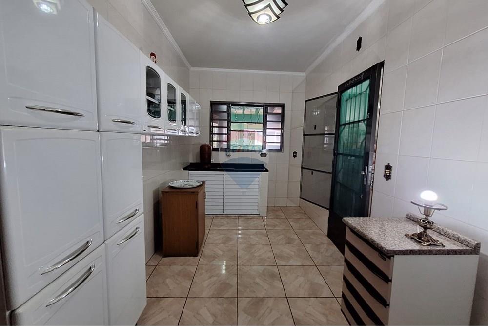 Casa à venda com 2 quartos, 144m² - Foto 35