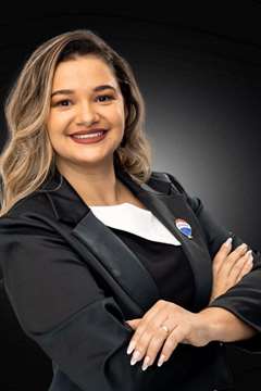 Агент - Anatacha de Souza Sobreira Façanha Team - RE/MAX RUBI