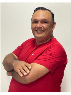 Eucario Neto - RE/MAX OCEAN