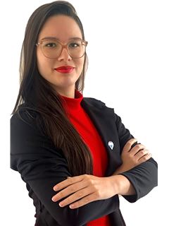 Associate - Débora Letícia Menezes Mendes - RE/MAX VISION