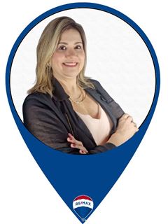 Ana Carolina Toni - RE/MAX QUARTER