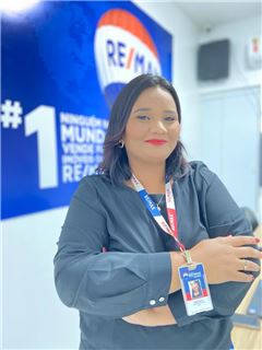 Office Staff - Lanna Oliveira de Souza - RE/MAX Triunfo