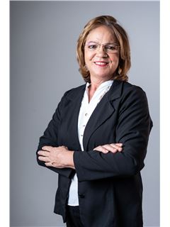 Celi Benevides - RE/MAX PAX