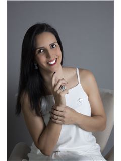 Broker/Owner - Rafaela Aguiar Carlos - RE/MAX MULT PRIME III