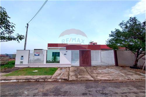 Venda-Casa-Rua Pioneiro Moacir Antônio , 896  - Próximo ao posto  - Greenville II , Cacoal , Rondônia , 76960448-721971017-18