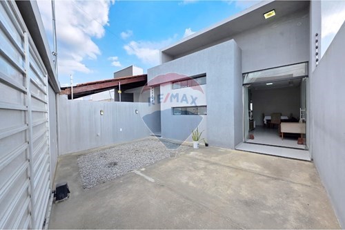 Venda-Casa-Rua Moacir Farias Leite , 231  - Próximo ao Cartório Camacho  - Três Irmãs , Campina Grande , Paraíba , 58424202-720291014-116