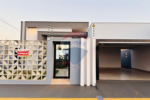 Venda-Casa-Rua do Jerivas , s/n  - Esquina com a rua dos Resedás  - Centro , Tangará da Serra , Mato Grosso , 78302-586-722381018-2