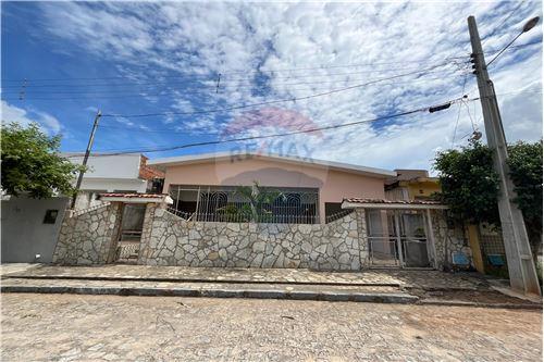 Venda-Casa-Rua Pastor Severino Tavares da Silva , 75  - próximo ao Interakids  - Areia branca , Guarabira , Paraíba , 58.200-000-720551009-39