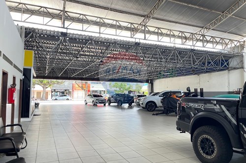 Commercial Building for Rent in Lagoa Nova