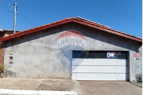 Venda-Casa-Rua 3 , 29  - tem igreja assembleia na esquina.  - Pitaluga , Barra do Garças , Mato Grosso , 78603834-722221001-6
