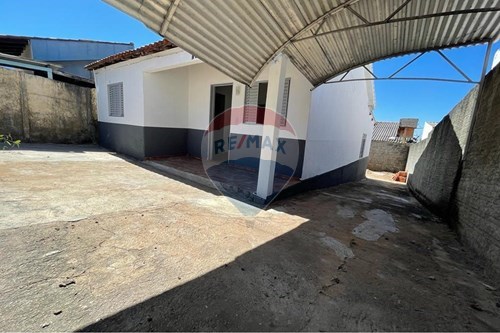 Venda-Casa-Rua Azaléias , 7  - Uma rua abaixo do condomínio Parque da Serra  - Recanto Das Acácias , Barra do Garças , Mato Grosso , 78601692-722221014-25