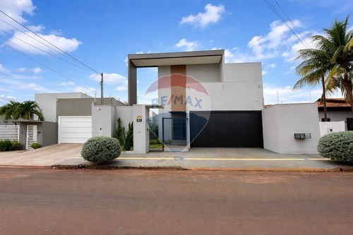 Venda-Casa-RUA 42 , 262  - Centro , Tangará da Serra , Mato Grosso , 78300000-722381009-11