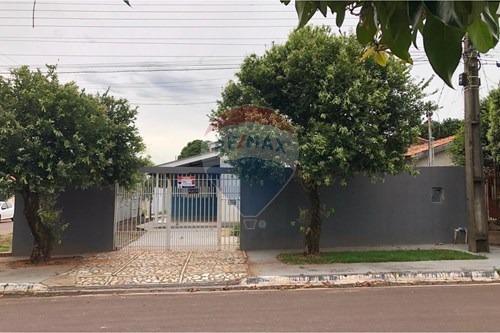 Venda-Casa-RUA A e E , 96  - Próximo a Escola Cecilia Meireles  - Centro , Água Boa , Mato Grosso , 7863500-722211001-27