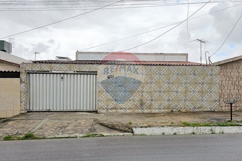 Venda-Casa-Rua Irani Almeida de Menezes , 588  - Proximo um pouco antes da escola evolução  - Funcionários II , João Pessoa , Paraíba , 58078010-720861002-1