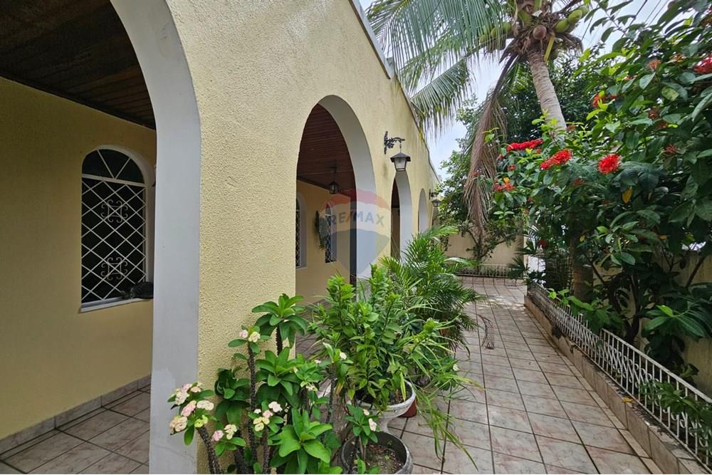 Casa - Venda - Manaus , Amazonas - WhatsApp Image 2025-08-30 at 13.04.17 (1).jpeg - Jardim Interno - 720661042-9