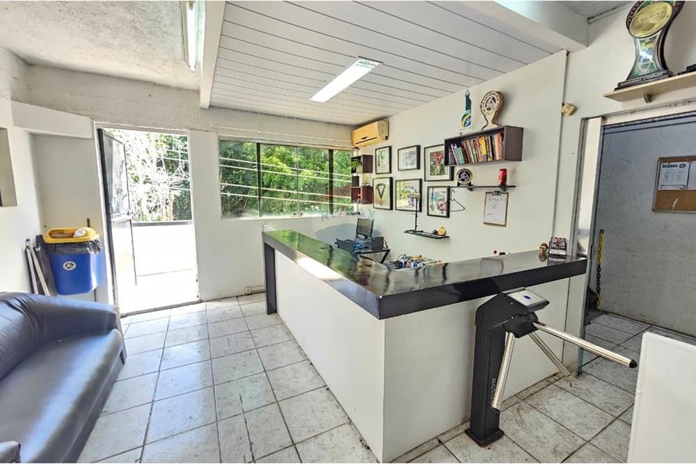 Sobrado - Venda - Manaus , Amazonas - WhatsApp Image 2025-12-13 at 11.49.04.jpeg - Saguão - 720401033-36