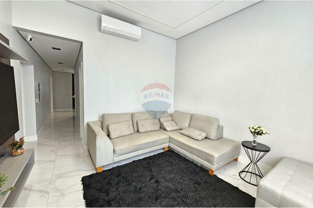 Casa - Venda - Manaus , Amazonas - WhatsApp Image 2025-10-30 at 10.30.59 (1).jpeg - Sala de estar - 720401033-34