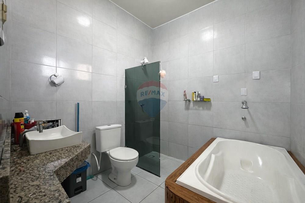 Casa - Venda - João Pessoa , Paraíba - Banheiro moderno com móveis minimalistas.jpg - 722001026-69