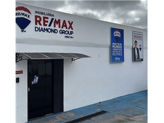 RE/MAX DIAMOND GROUP