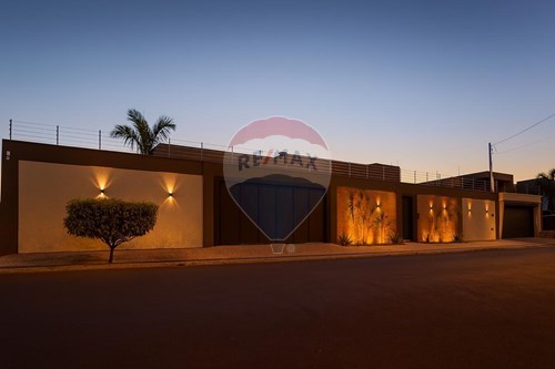 Venda-Casa-Rua Carlos Gomes , 450  - Próximo  praça Antônio Almussa  - Jardim Nova Sertãozinho , Sertãozinho , São Paulo , 14160530-780191016-45