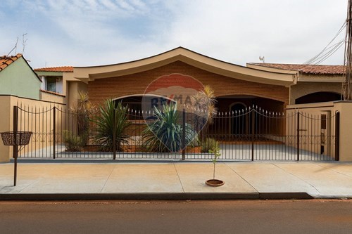 Venda-Casa-Rua Arthur Capelli , 241  - Proximo a praça do Alto do Ginásio  - Jardim Alexandre Balbo , Sertãozinho , São Paulo , 14169-160-780191016-17