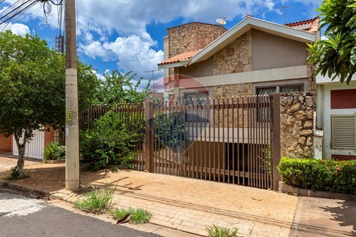 Venda-Casa-Rua Vítor Rebouças , 340  - Próximo a Faculdade Barão de Mauá  - Jardim Macedo , Ribeirão Preto , São Paulo , 14091030-780091029-169
