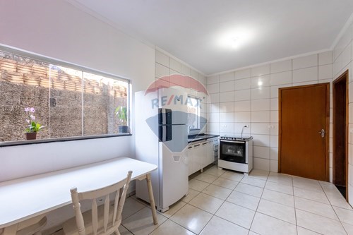 Venda-Casa-Rua Rafael Peterossi , 270  - Jaboti refrigerantes  - Jardim Grajaú , Jaboticabal , São Paulo , 14890320-780201011-2