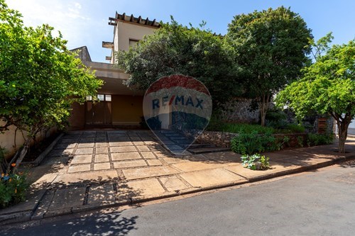Venda-Casa-Praça Rainha Dona Leonor de Lencastre , 37  - Próxima a Av Fiusa e Independência  - Alto da Boa Vista , Ribeirão Preto , São Paulo , 14025209-780091029-161