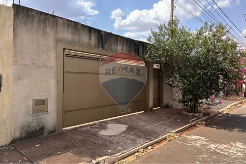 Venda-Casa-Rua José Carlos Fortes Guimarães , 345  - Jardim Cristo Redentor , Ribeirão Preto , São Paulo , 14063418-780241022-31