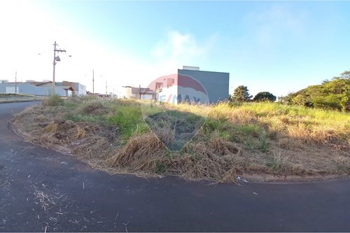 Venda-Terreno-Rua Sete , 1771  - ESQUINA COM AVENIDA R  - Jardim Jequitibá , Orlândia , São Paulo , 14620000-780111001-4