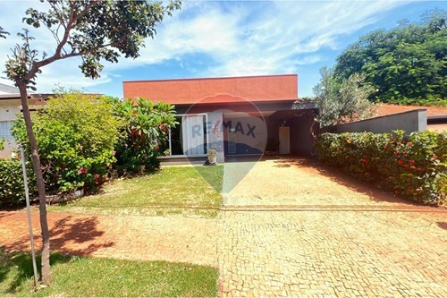 Casa em condomínio fechado