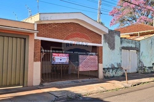 Venda-Casa-Rua Crescência Carolo Balbo , 641  - Praça da Estação  - Centro , Sertãozinho , São Paulo , 14160220-780191016-129