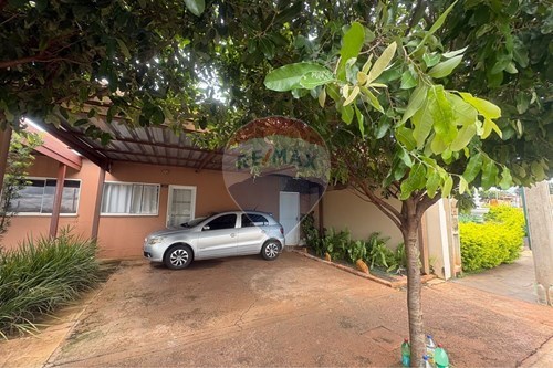 Venda-Casa-Rua 20 - Condomínio Quebec , 955  - Jardim Benini , Orlândia , São Paulo , 14620000-780111055-4