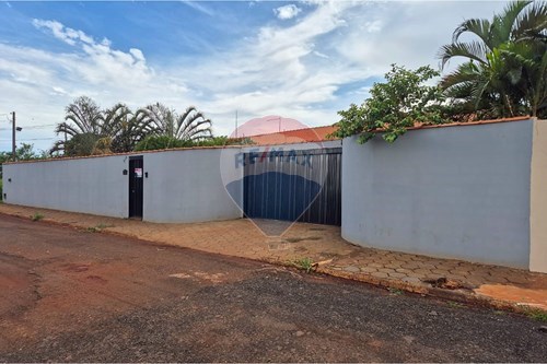 Venda-Chácara / Sítio / Fazenda-Rua -Sandra Maria Dias Garcia , 300  - Centro , Guará , São Paulo , 14.580-000-780301006-48