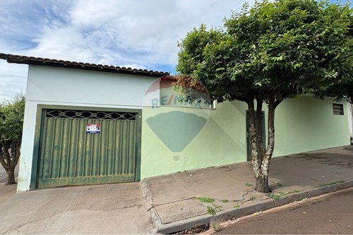 Venda-Casa-Avenida B , 482  - Igreja Cristo Rei  - Jardim Boa Vista , Orlândia , São Paulo , 14620000-780111055-1