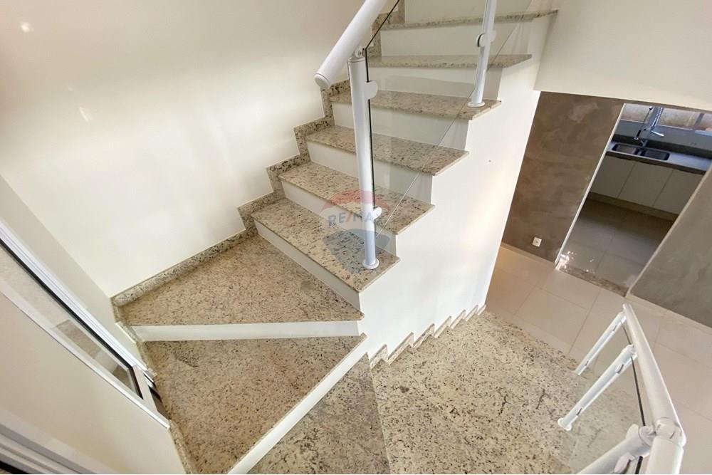 Casa de Condomínio - Venda - Ribeirão Preto , São Paulo - escada (3).jpg - Corredor - 780271030-11