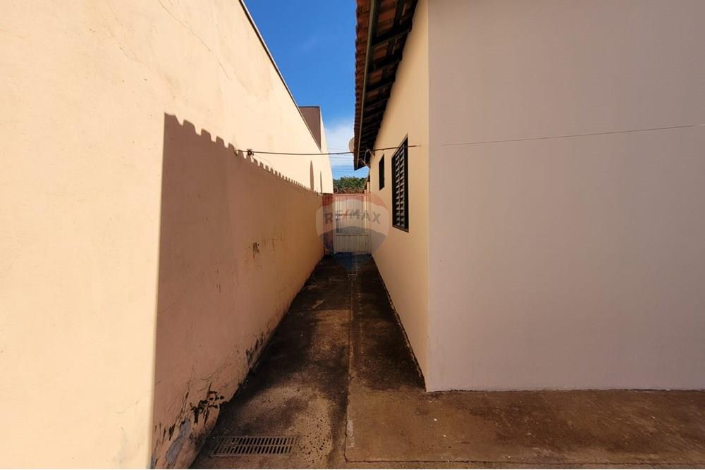 Casa - Venda - Ribeirão Preto , São Paulo - corredor lateral 2.jpg - Quintal - 780171002-57