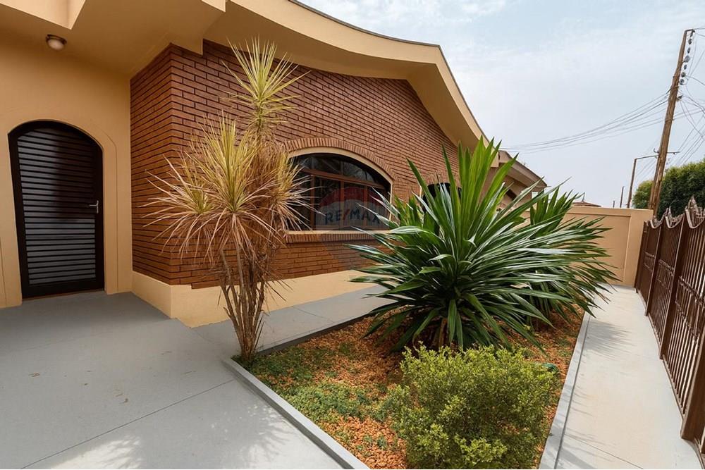 Casa - Venda - Sertãozinho , São Paulo - WhatsApp Image 2025-09-30 at 12.50.32 (2).jpeg - Jardim Externo - 780191016-17