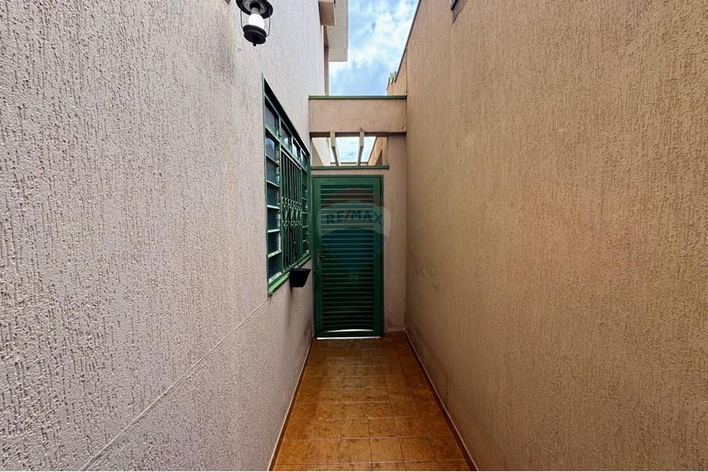 Casa - Venda - Ribeirão Preto , São Paulo - Corredor externo.jpg - 780211057-3