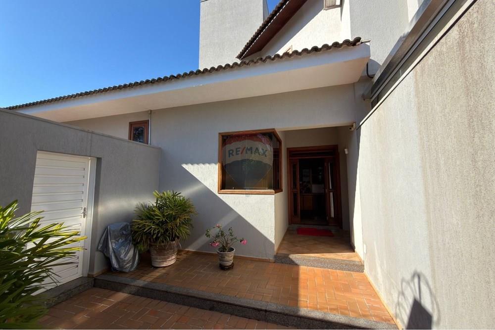 Sobrado - Venda - Ribeirão Preto , São Paulo - Entrada casa.jpeg - 780251042-2